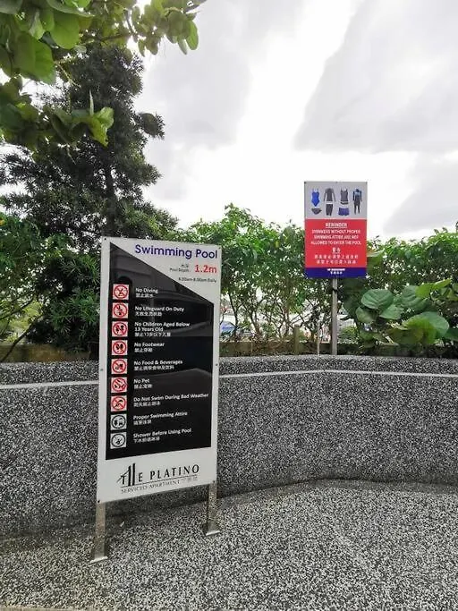 A2705 Platino Paradigmmall Netflix Poolview Bystay Johor Bahru Appartement