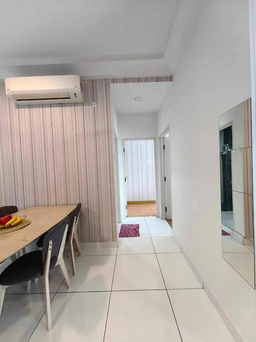 A2705 Platino Paradigmmall Netflix Poolview Bystay Johor Bahru Appartement