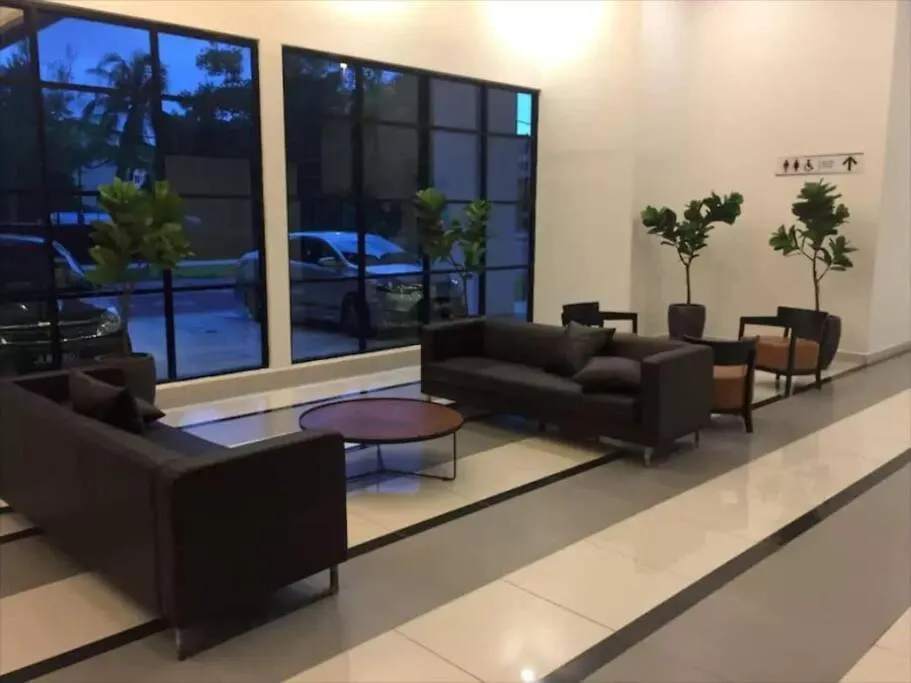 A2705 Platino Paradigmmall Netflix Poolview Bystay Johor Bahru Malaisie