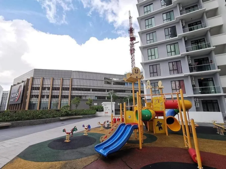 A2705 Platino Paradigmmall Netflix Poolview Bystay Johor Bahru 0*,  Malaisie