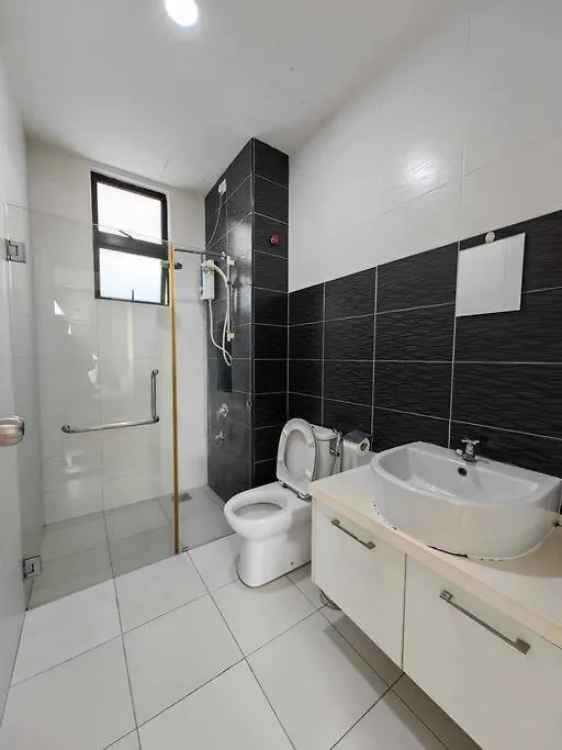 A2705 Platino Paradigmmall Netflix Poolview Bystay Johor Bahru Appartement